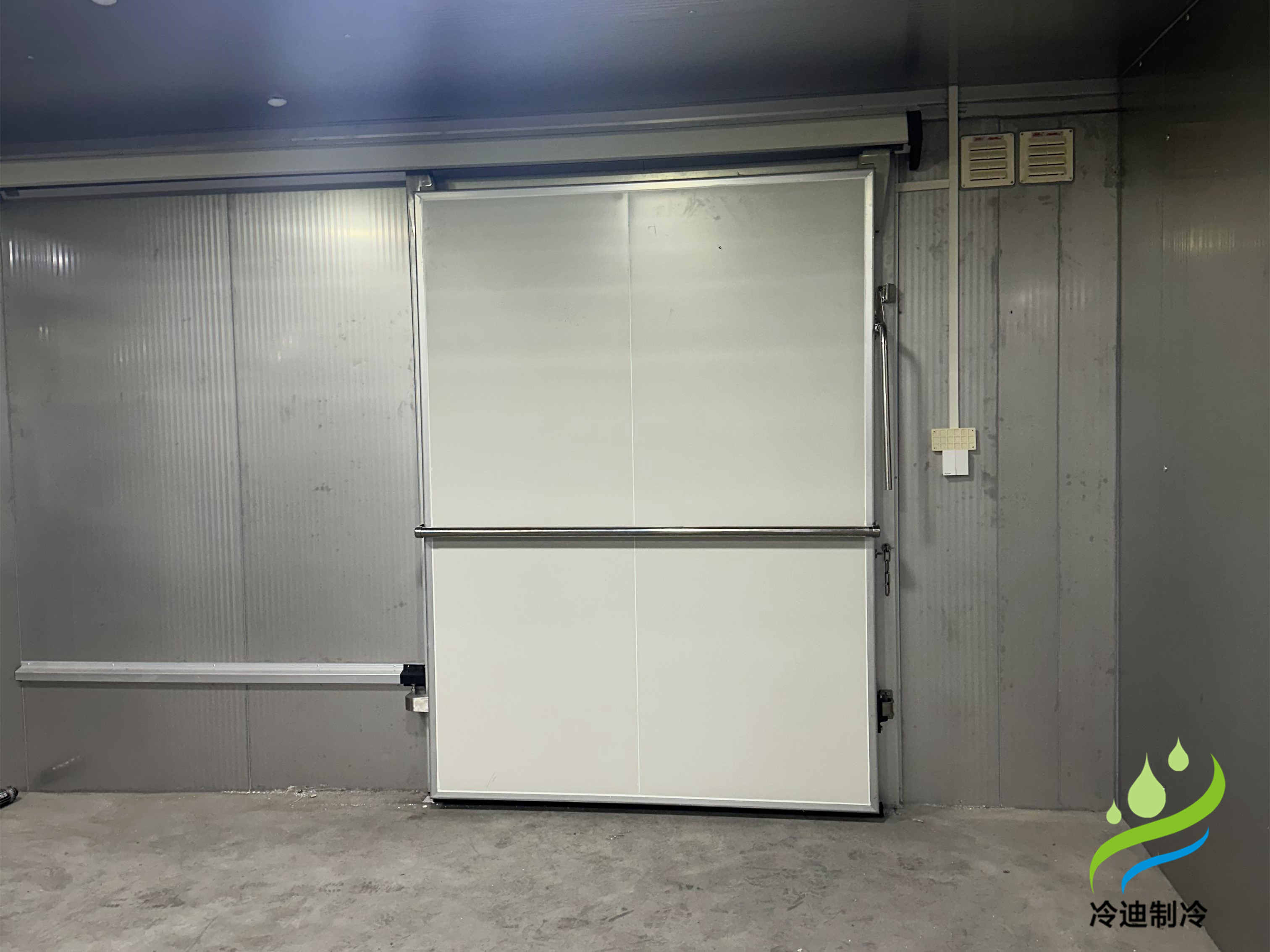 蓋一個(gè)冷庫(kù)大概要多少錢(qián)一平方？